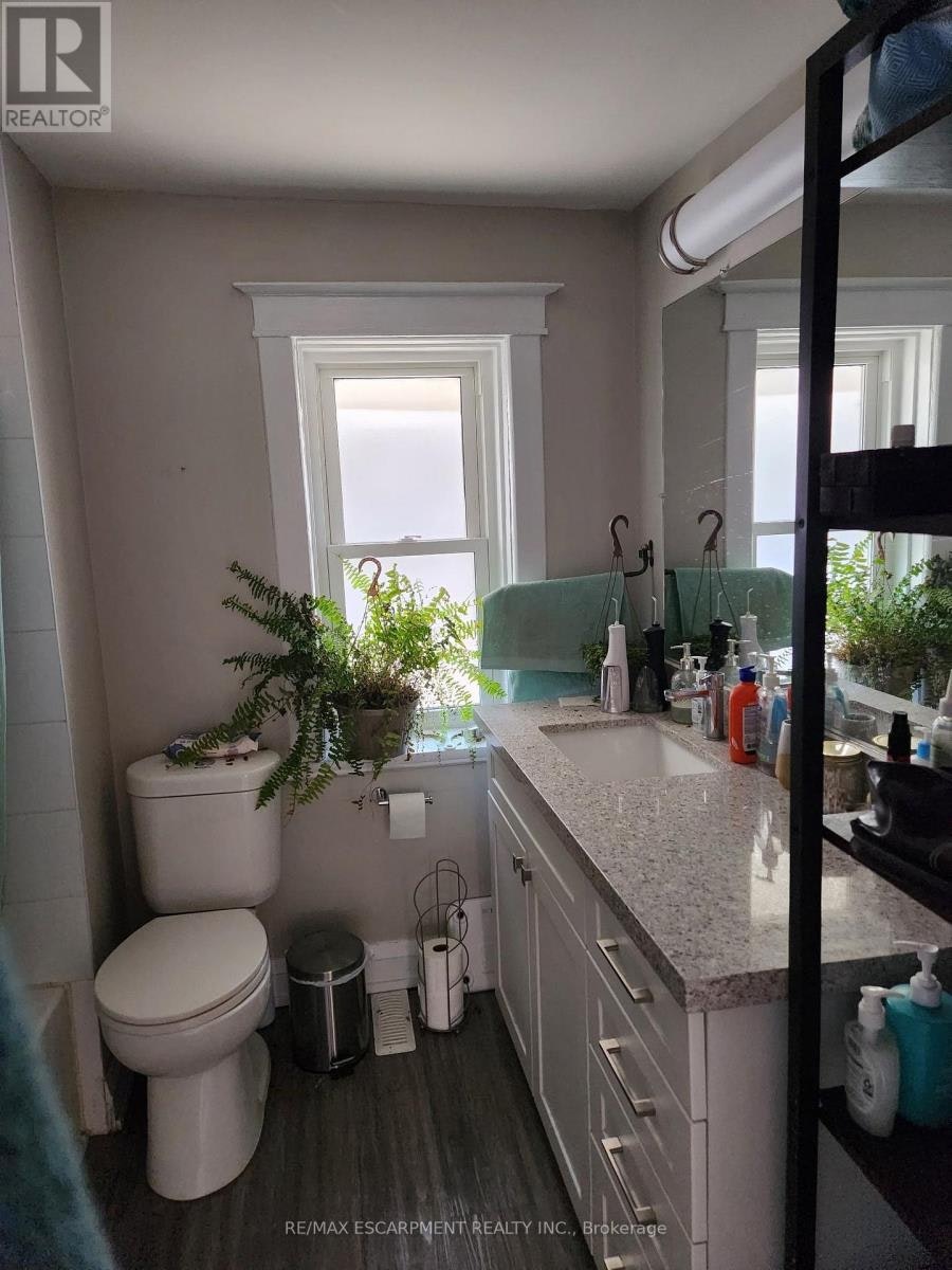 UPPER-20 Hetherington Street, St. Catharines, ON, L2R 2G5 - 5
