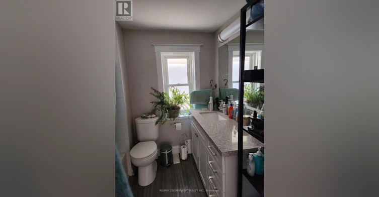 UPPER-20 Hetherington Street, St. Catharines, ON, L2R 2G5 - 5