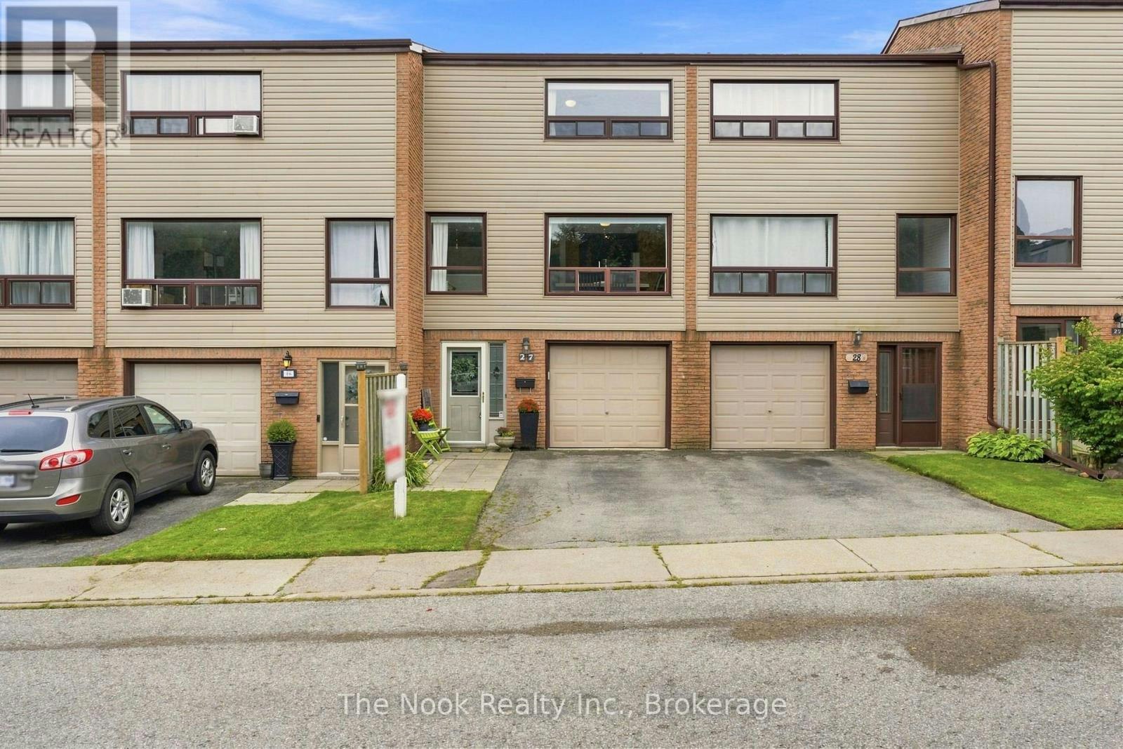 27 The Bridle Path, Clarington, ON, L1C 3W1