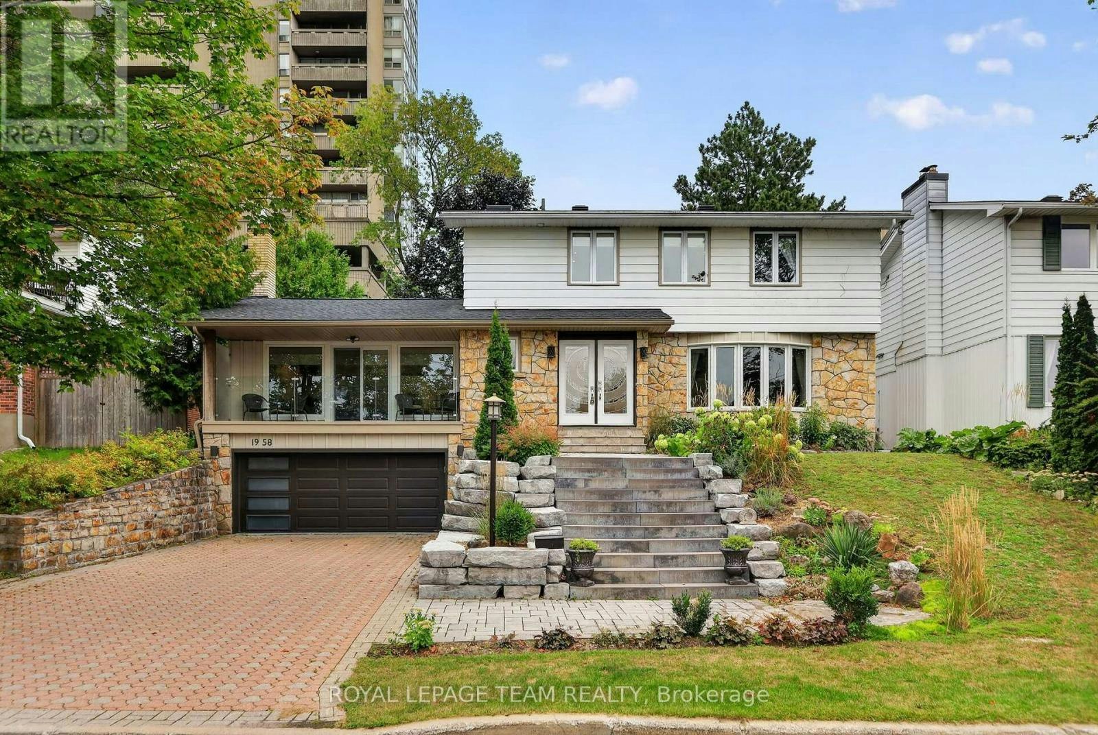 1958 Neepawa Avenue, Ottawa, ON, K2A 3L5