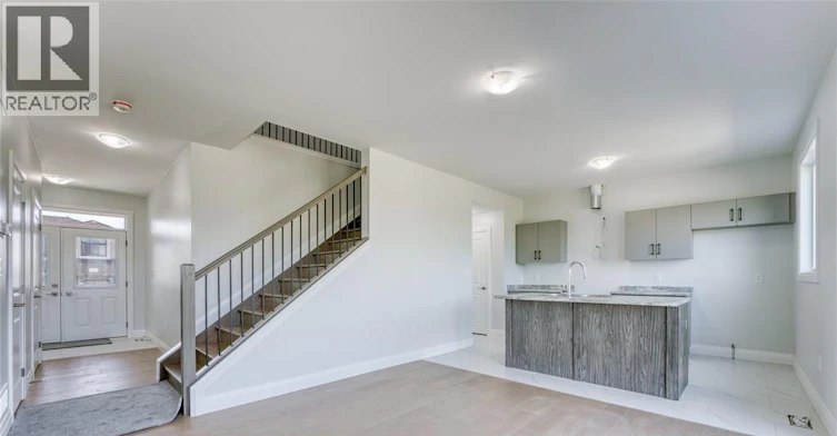 104 Eagle Street, Leamington, ON, N8H 0G5 - 2