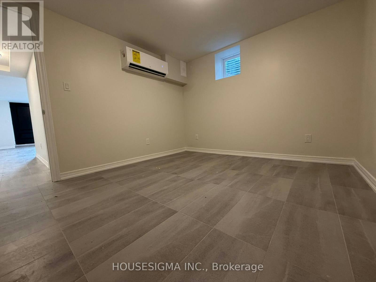LOWER 28 Level West Street N, Orillia, ON, L3V 5B8 - 11