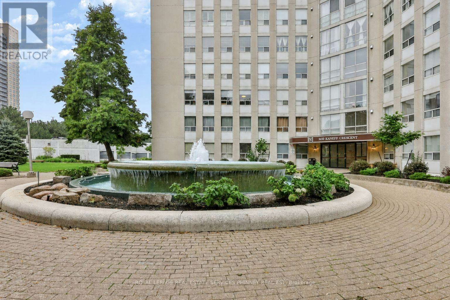 2801-3650 Kaneff Crescent, Mississauga, ON, L5A 4A1