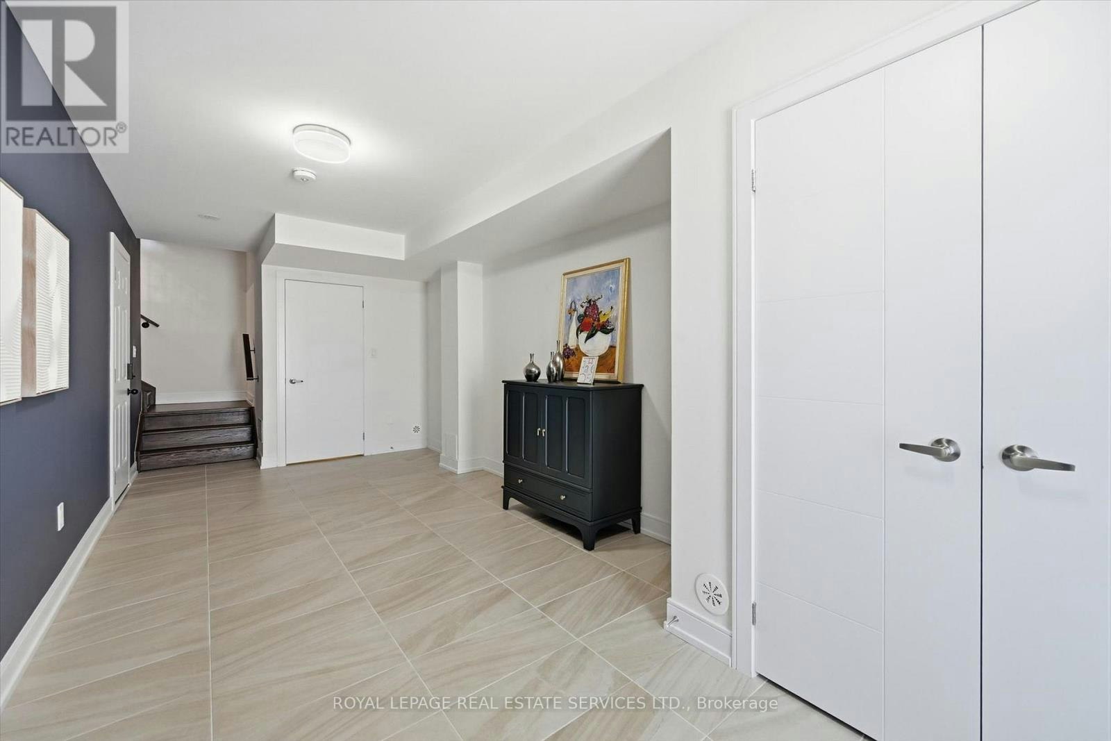 1403 Clarriage Court, Milton, ON, L9E 1L6 - 8