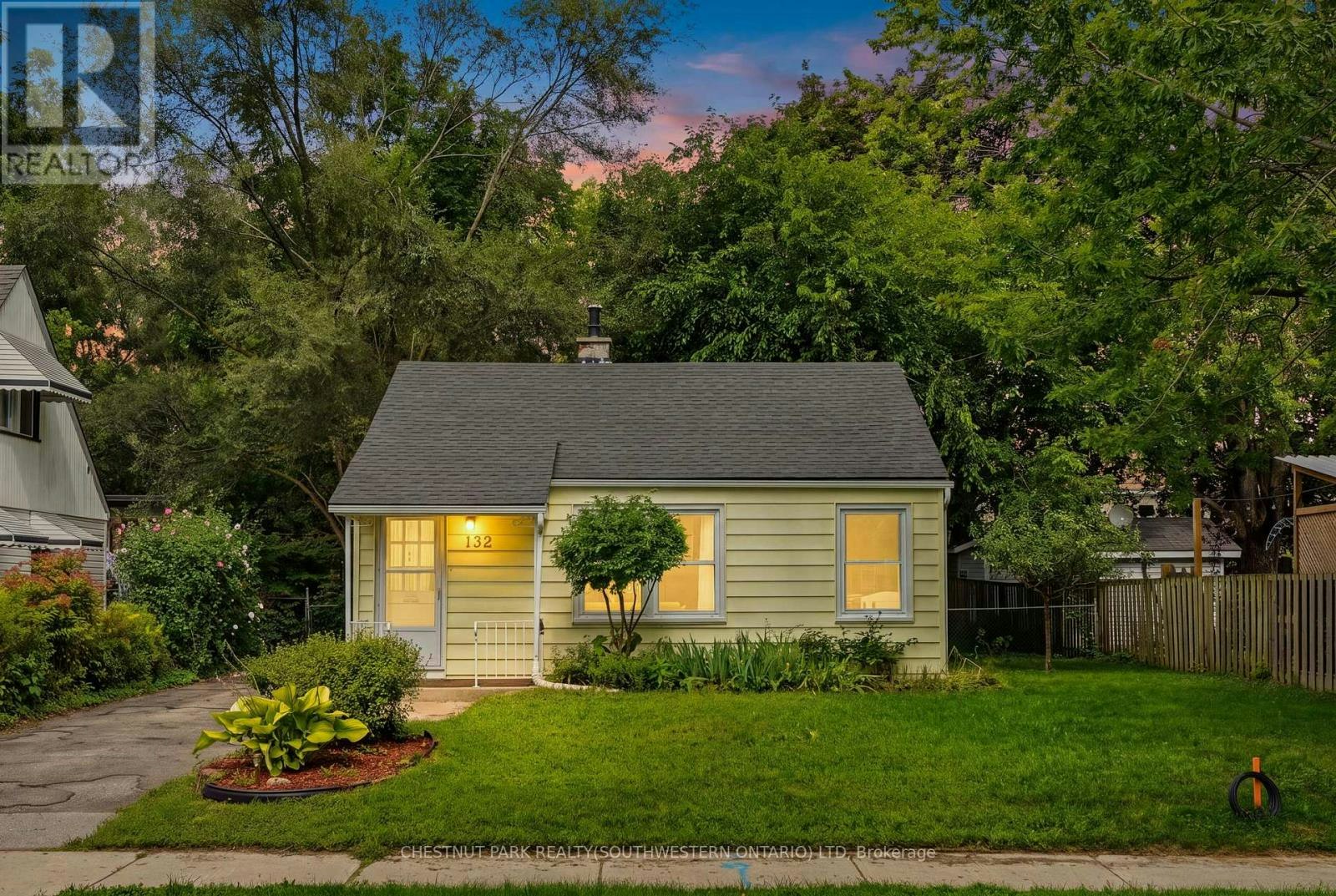 132 Spadina Road E, Kitchener, ON, N2M 3X4