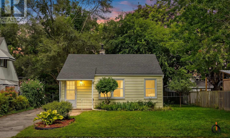132 Spadina Road E