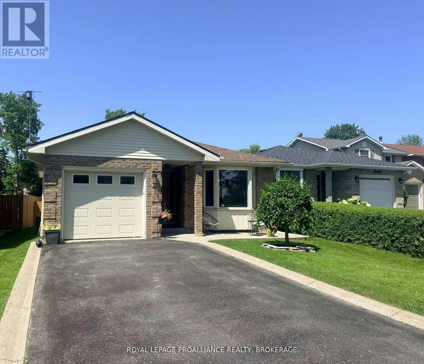 16 Grenadier Drive, Kingston, ON, K7K 6E8