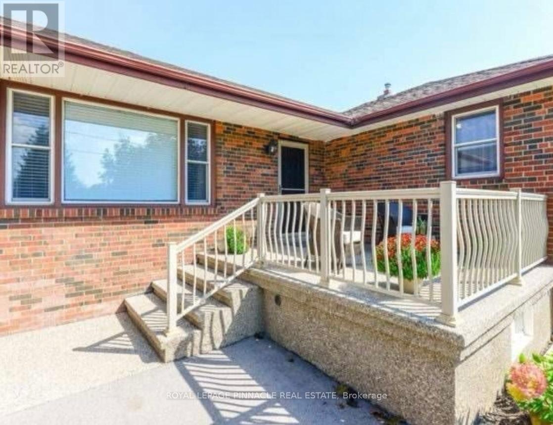 BSMT-205 Southview Crescent W, Oakville, ON, L6K 2P2