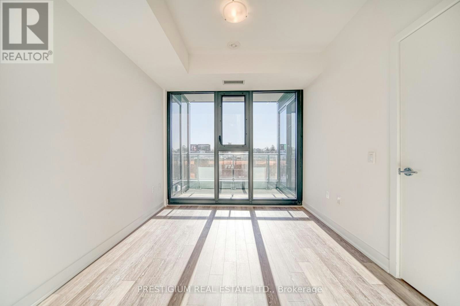213-250 Lawrence Avenue W, Toronto, ON, M5M 1B2 - 13