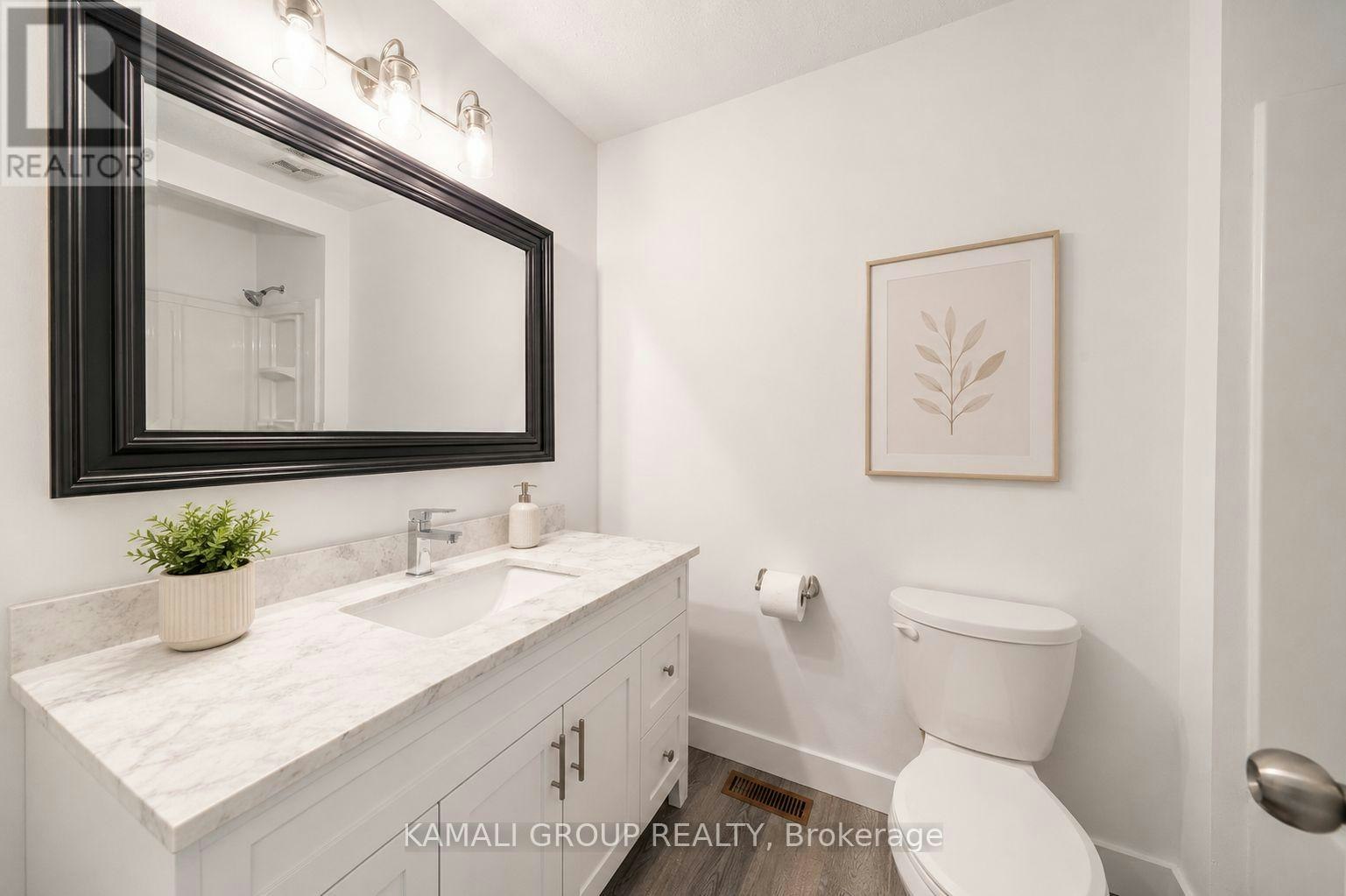 MAIN-629 Gibb Street, Oshawa, ON, L1J 1Z6 - 16