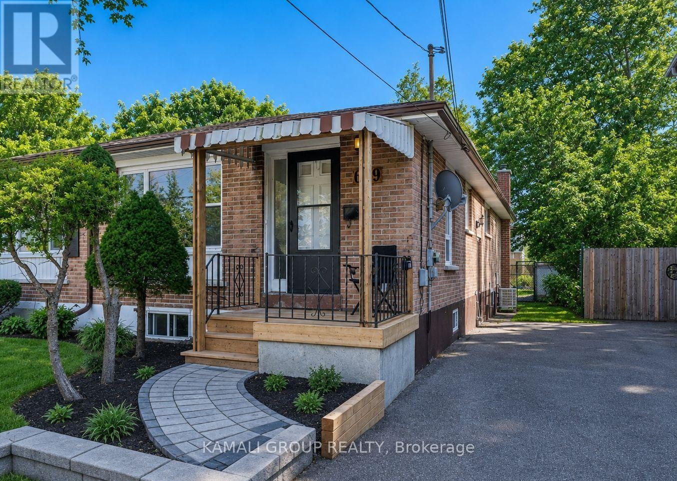 MAIN-629 Gibb Street, Oshawa, ON, L1J 1Z6 - 2