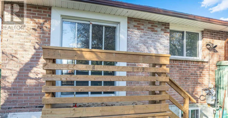 MAIN-629 Gibb Street, Oshawa, ON, L1J 1Z6 - 11
