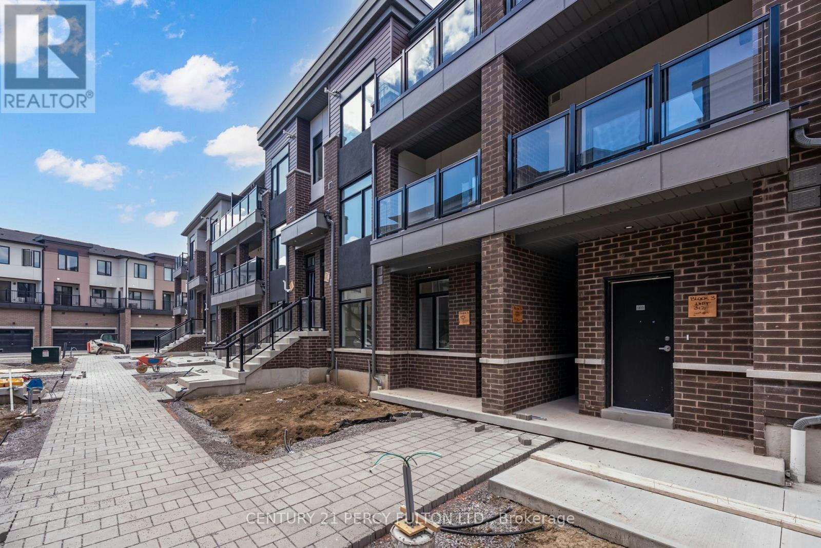 1410-1695 Dersan Street, Pickering, ON, L1X 0S9 - 2