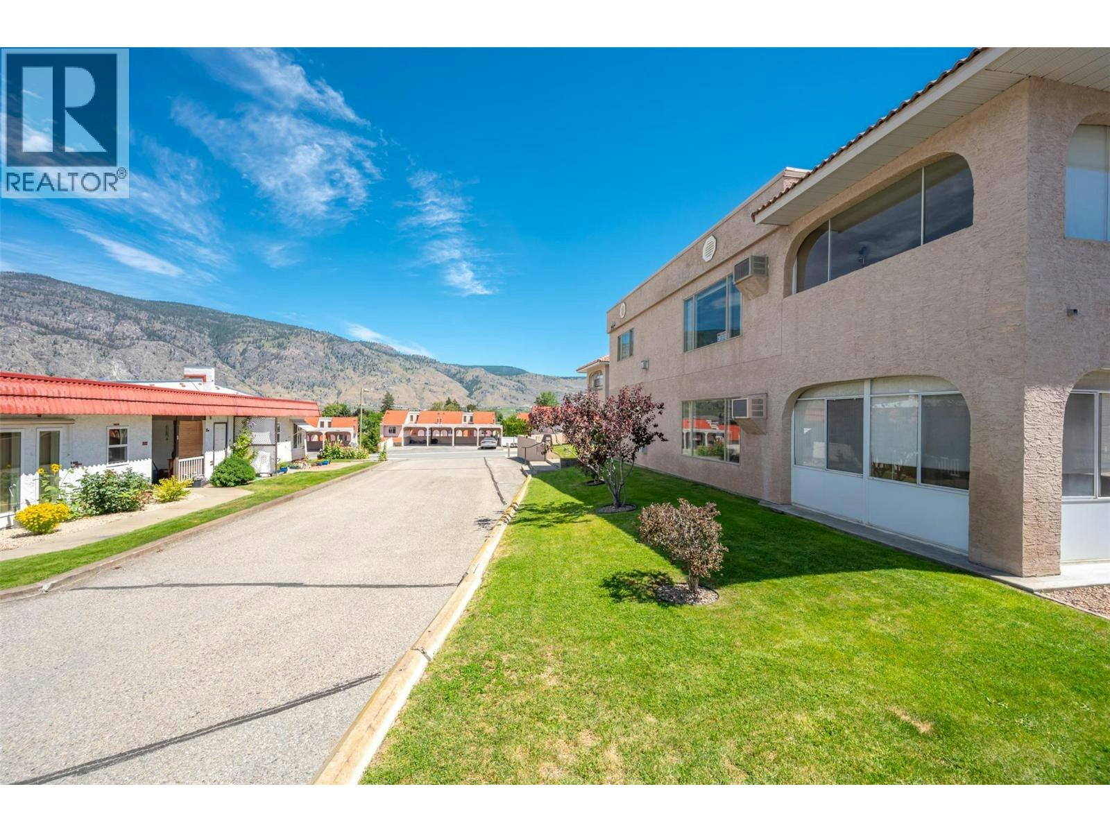 101A-8006 Vedette Drive - 2