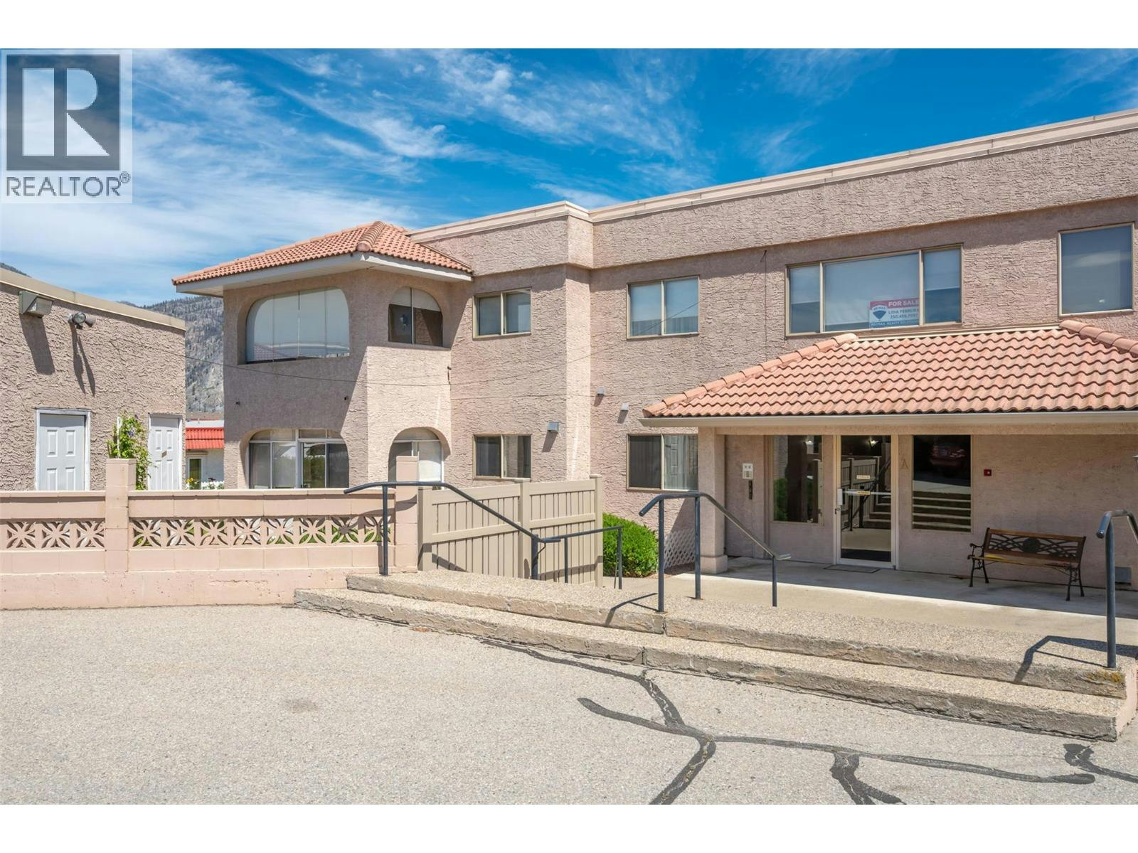 101A-8006 Vedette Drive - 5