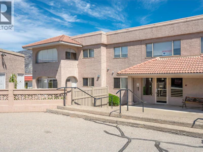 101A-8006 Vedette Drive - 5
