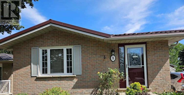 3 Joyce Place, Guelph, ON, N1E 6P8