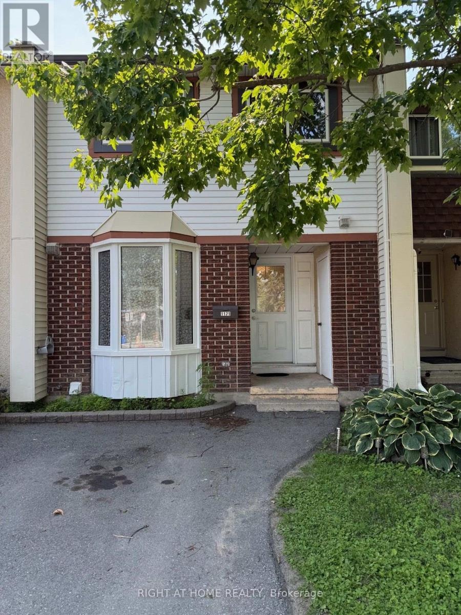 2-1171 Priory Lane, Ottawa, ON, K1C 1Z8