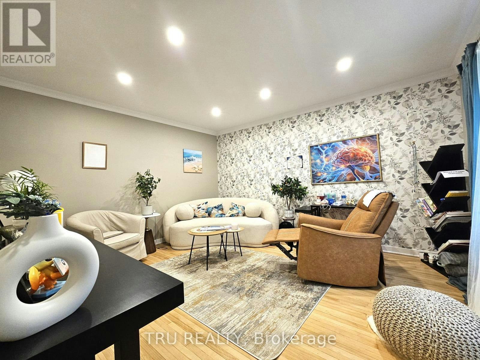 28 Arundel Avenue, Ottawa, ON, K1K 0B6 - 6