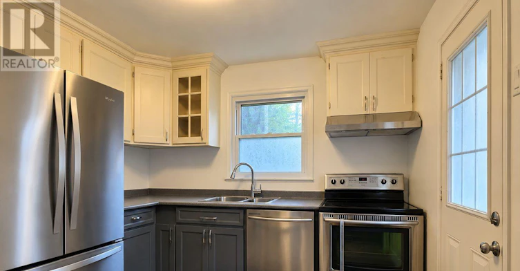 28 Arundel Avenue, Ottawa, ON, K1K 0B6 - 12