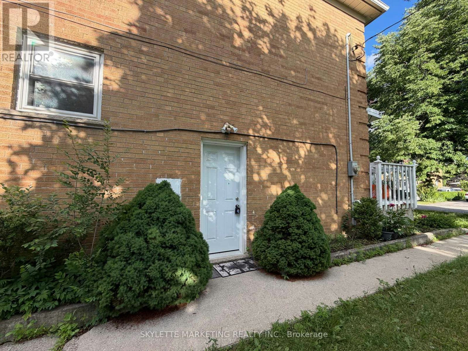 LOWER-229 Zelda Crescent, Richmond Hill, ON, L4C 2Y7