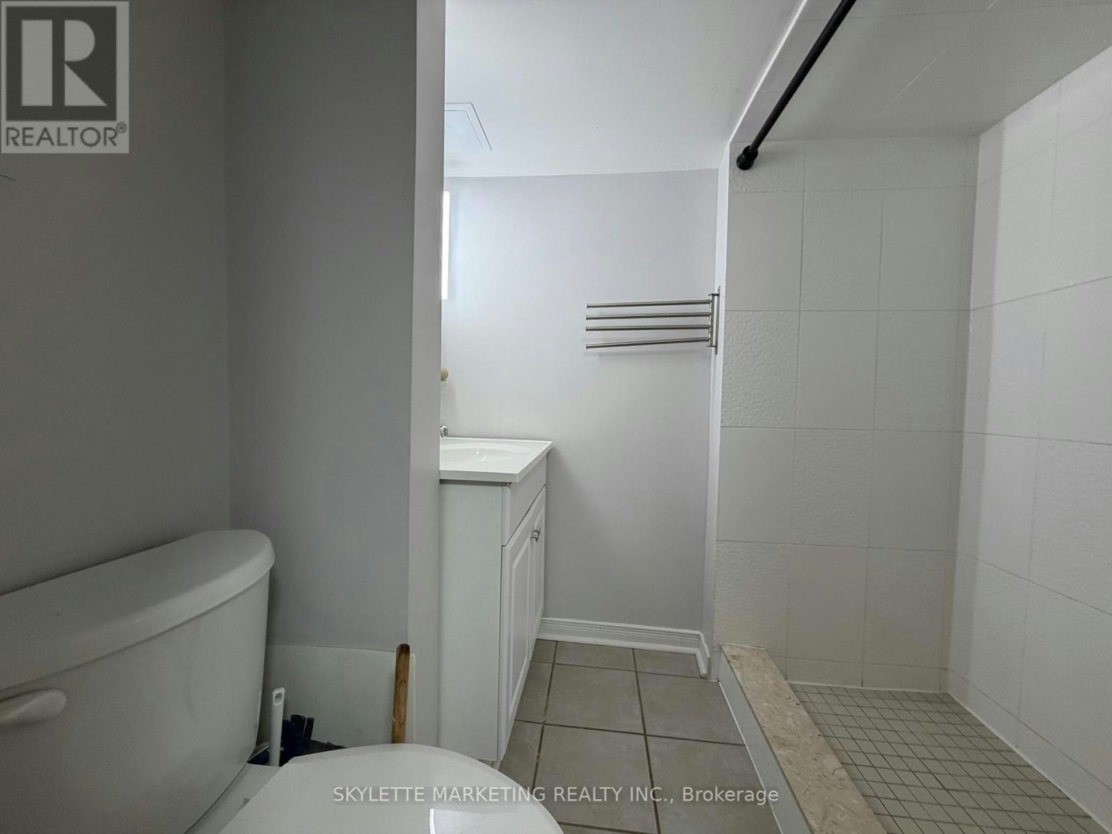 LOWER-229 Zelda Crescent, Richmond Hill, ON, L4C 2Y7 - 17