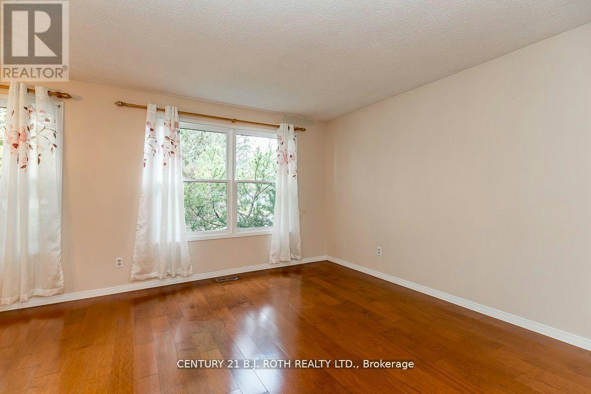 11 Cartwright Drive, Barrie, ON, L4M 5P9 - 3