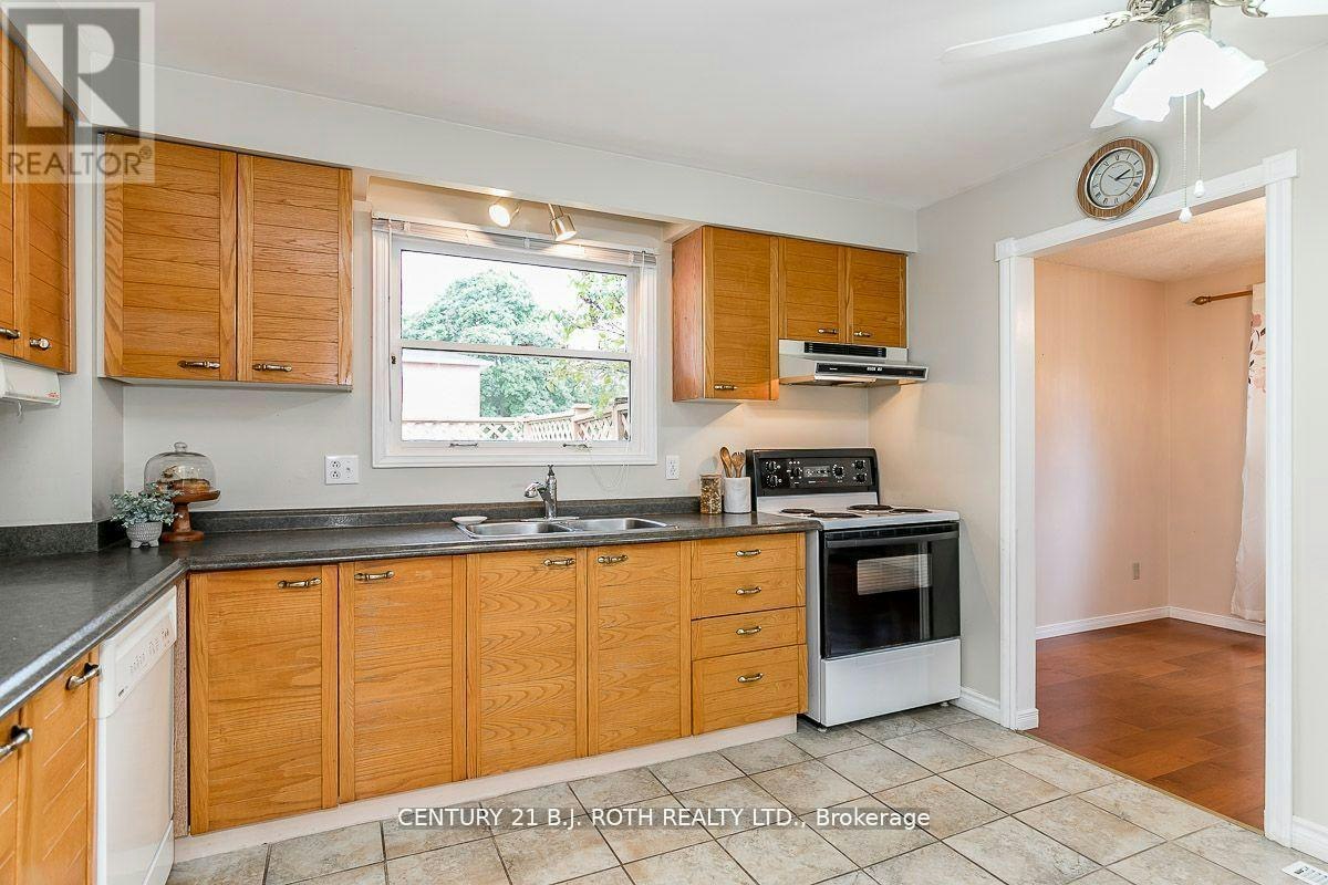 11 Cartwright Drive, Barrie, ON, L4M 5P9 - 8