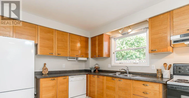 11 Cartwright Drive, Barrie, ON, L4M 5P9 - 6