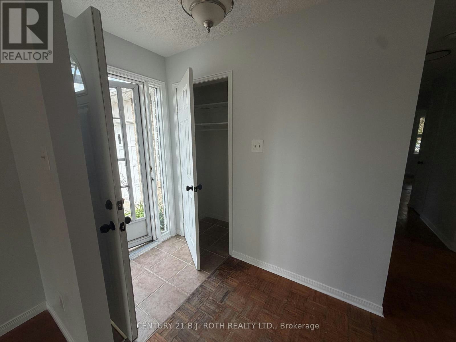 11 Cartwright Drive, Barrie, ON, L4M 5P9 - 4