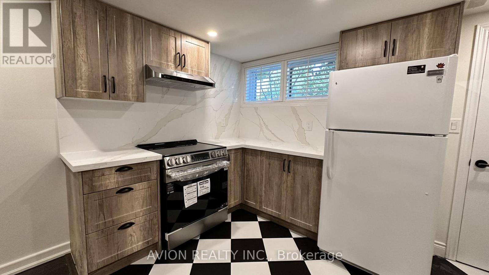 BSMT-570 Exbury Crescent, Mississauga, ON, L5G 2P4 - 2