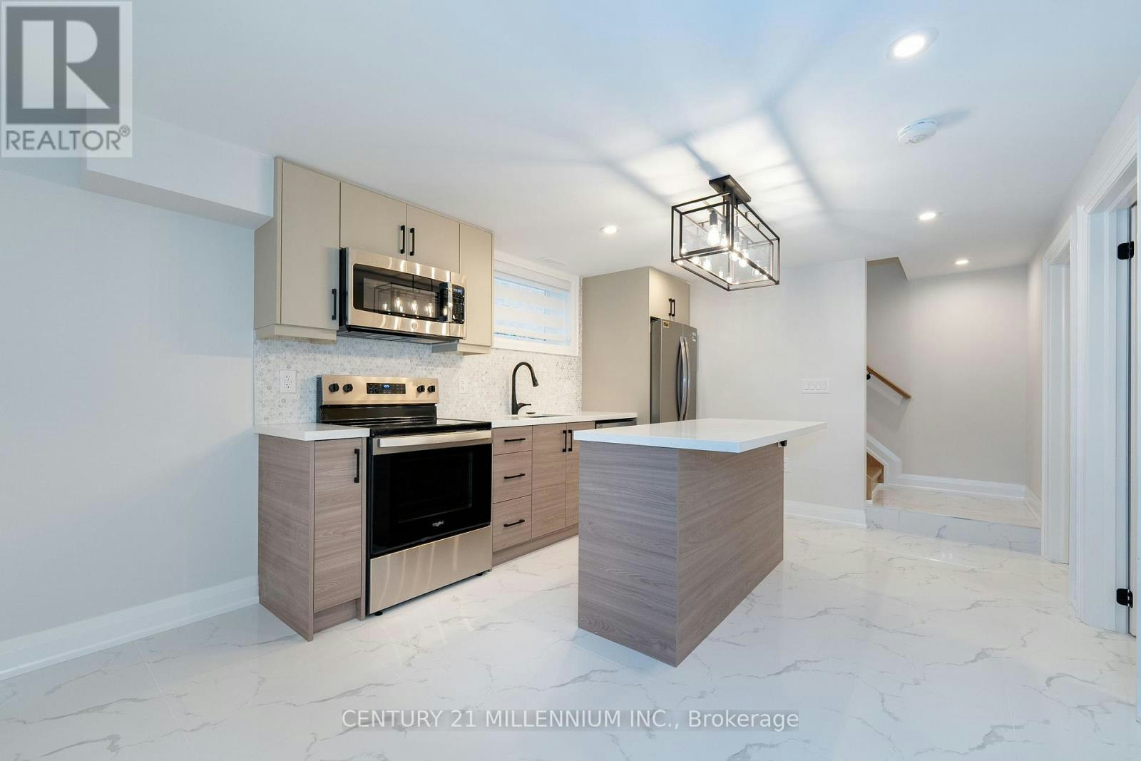 B-31 Mariposa Avenue, Toronto, ON, M6N 4A1 - 10