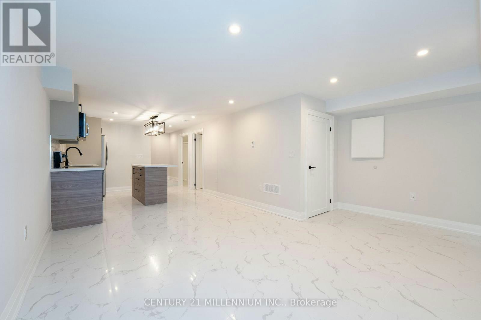 B-31 Mariposa Avenue, Toronto, ON, M6N 4A1 - 14