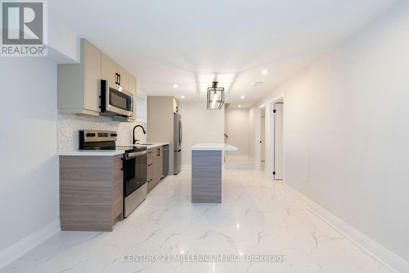 B-31 Mariposa Avenue, Toronto, ON, M6N 4A1 - 12