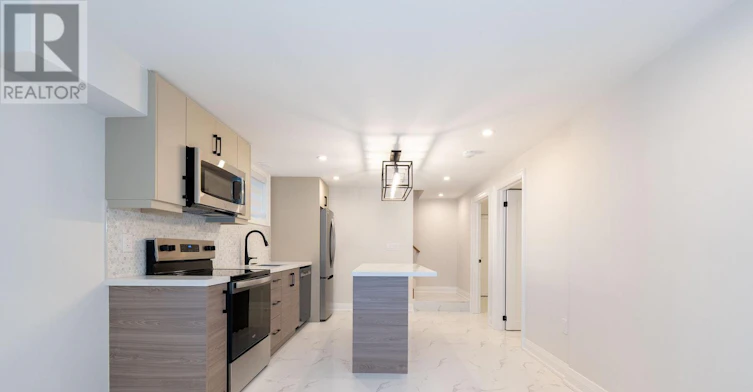 B-31 Mariposa Avenue, Toronto, ON, M6N 4A1 - 12