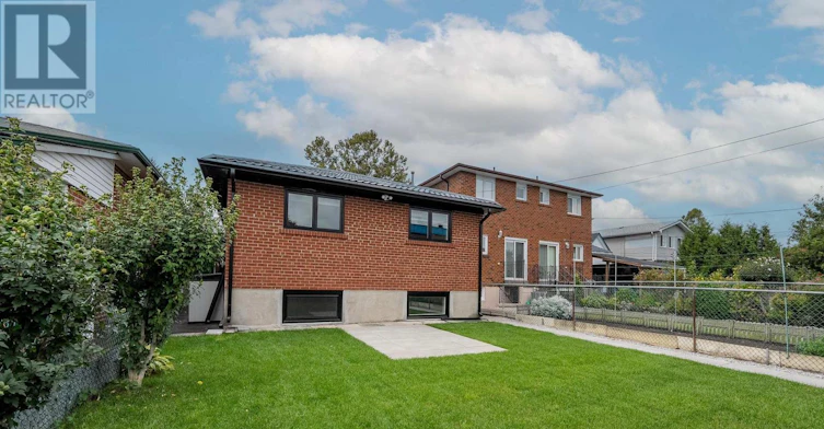 B-31 Mariposa Avenue, Toronto, ON, M6N 4A1 - 19