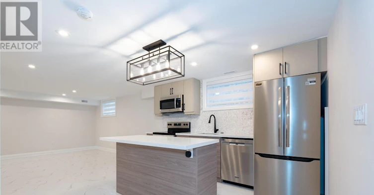 B-31 Mariposa Avenue, Toronto, ON, M6N 4A1 - 8