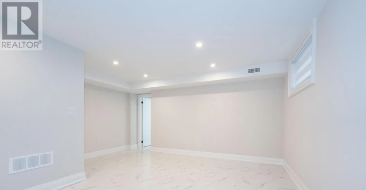 B-31 Mariposa Avenue, Toronto, ON, M6N 4A1 - 13