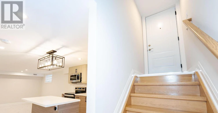 B-31 Mariposa Avenue, Toronto, ON, M6N 4A1 - 2