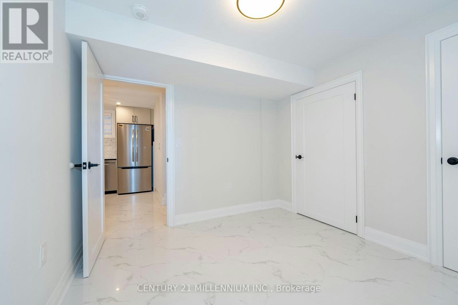 B-31 Mariposa Avenue, Toronto, ON, M6N 4A1 - 4