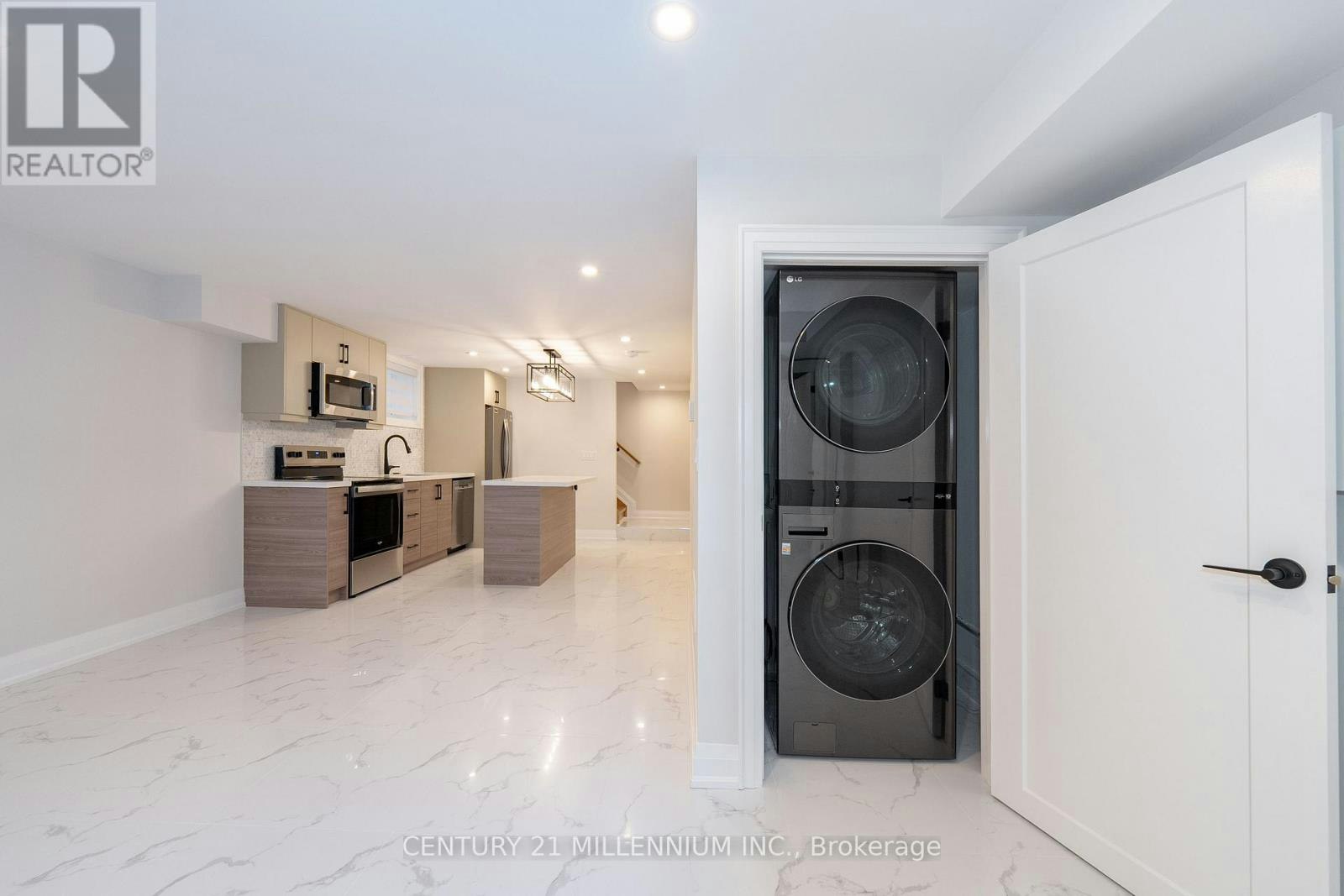 B-31 Mariposa Avenue, Toronto, ON, M6N 4A1 - 15