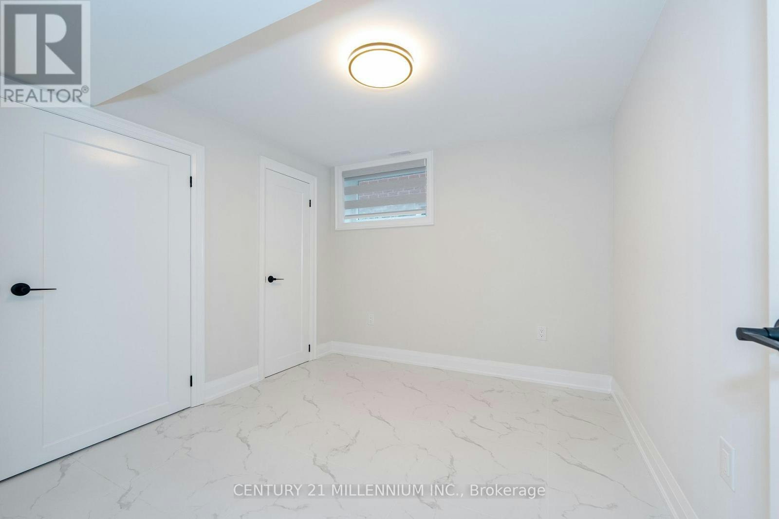 B-31 Mariposa Avenue, Toronto, ON, M6N 4A1 - 3