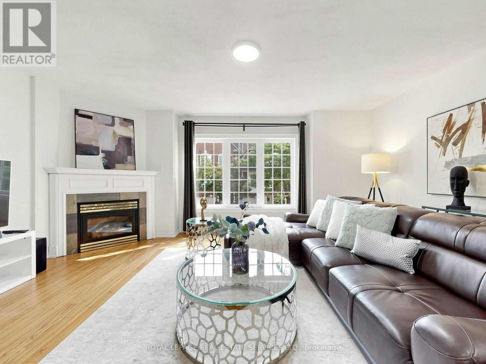 11-1575 South Parade Court, Mississauga, ON, L5M 6E9