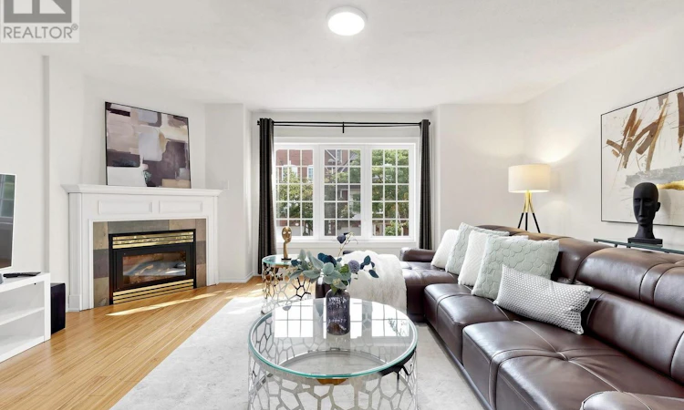 11-1575 South Parade Court