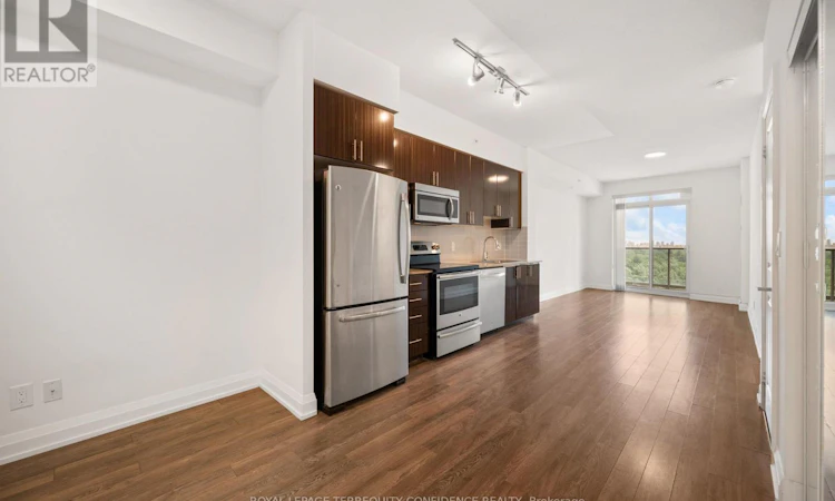 727-7161 Yonge Street