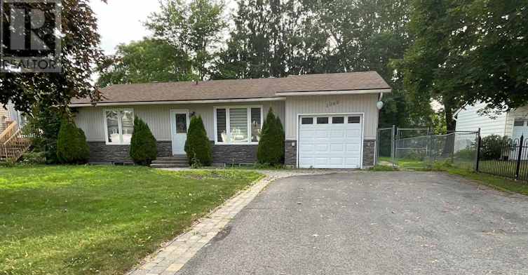 1060 Bourget Avenue, Ottawa, ON, K1J 8C2