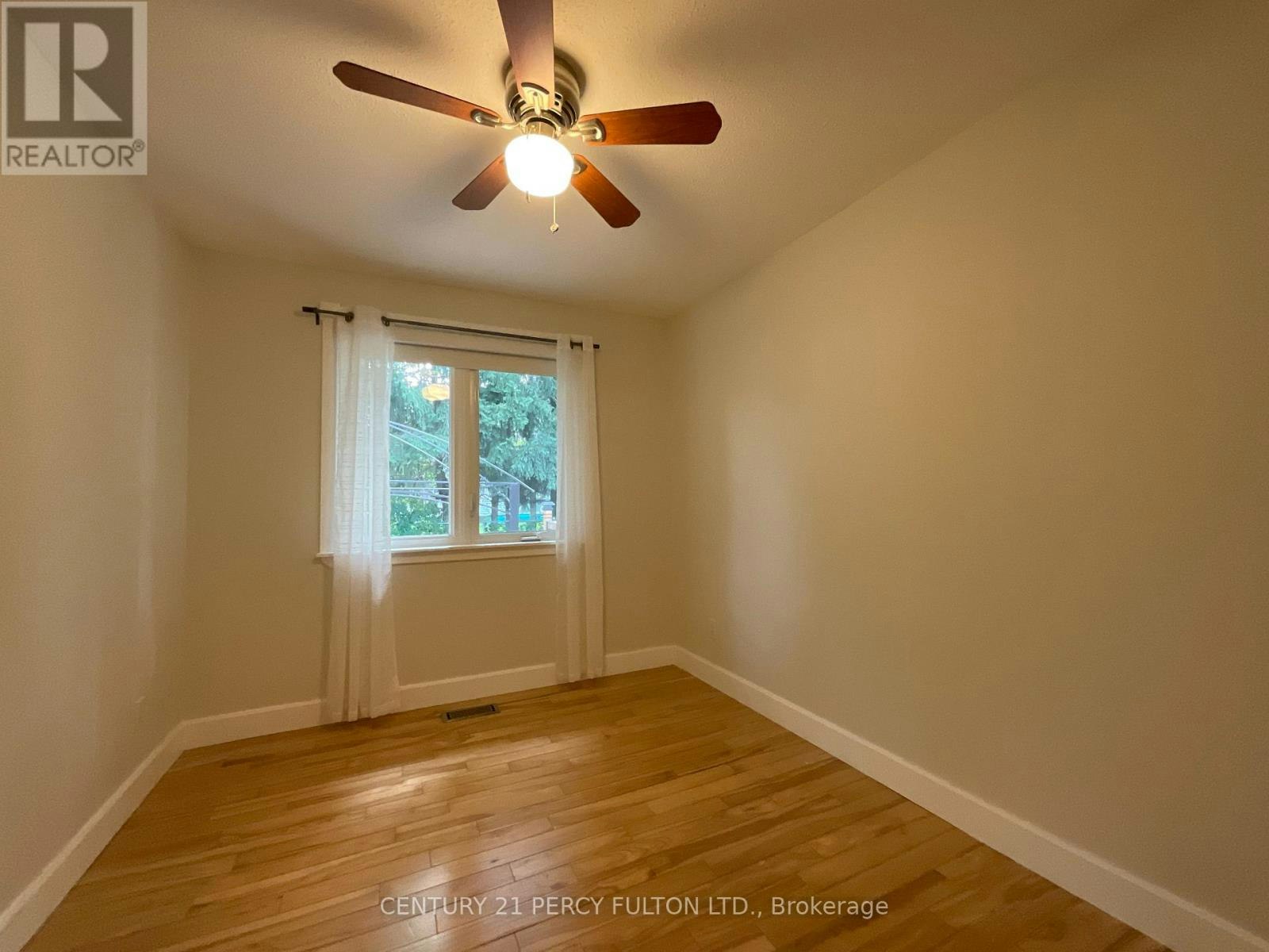1060 Bourget Avenue, Ottawa, ON, K1J 8C2 - 9