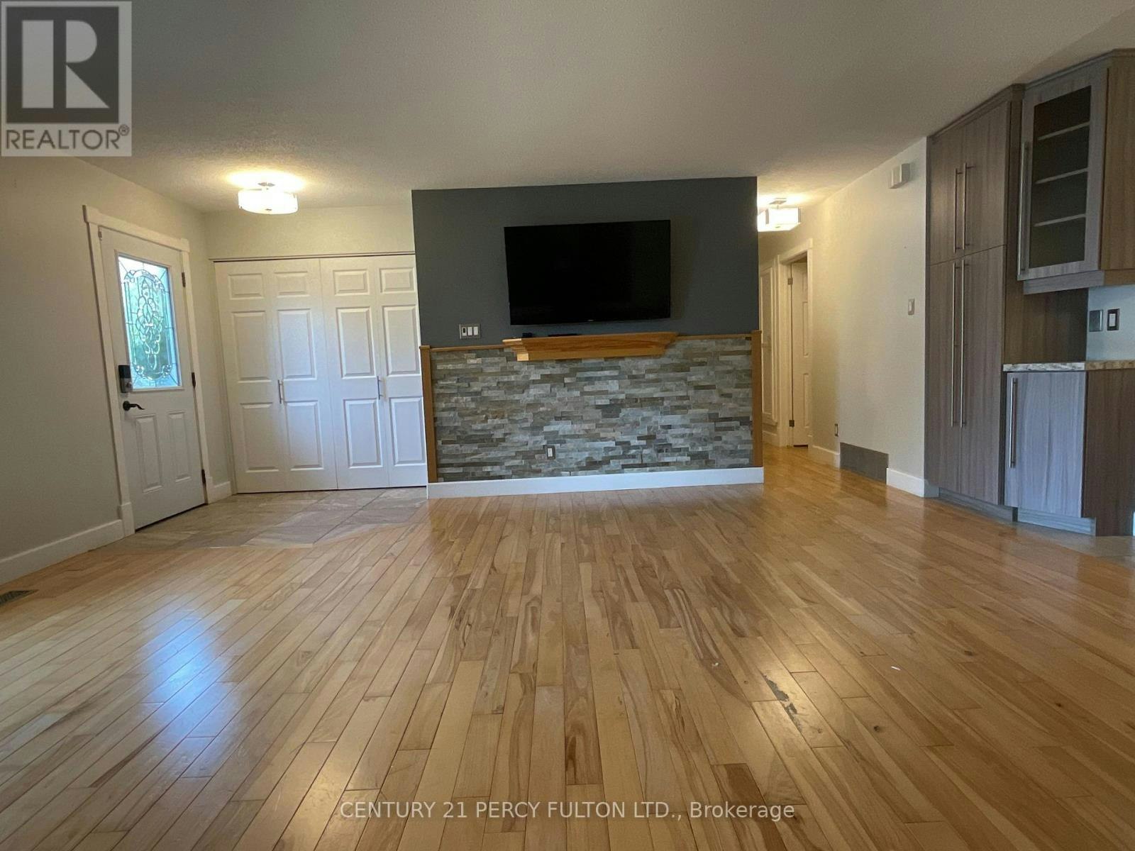 1060 Bourget Avenue, Ottawa, ON, K1J 8C2 - 6