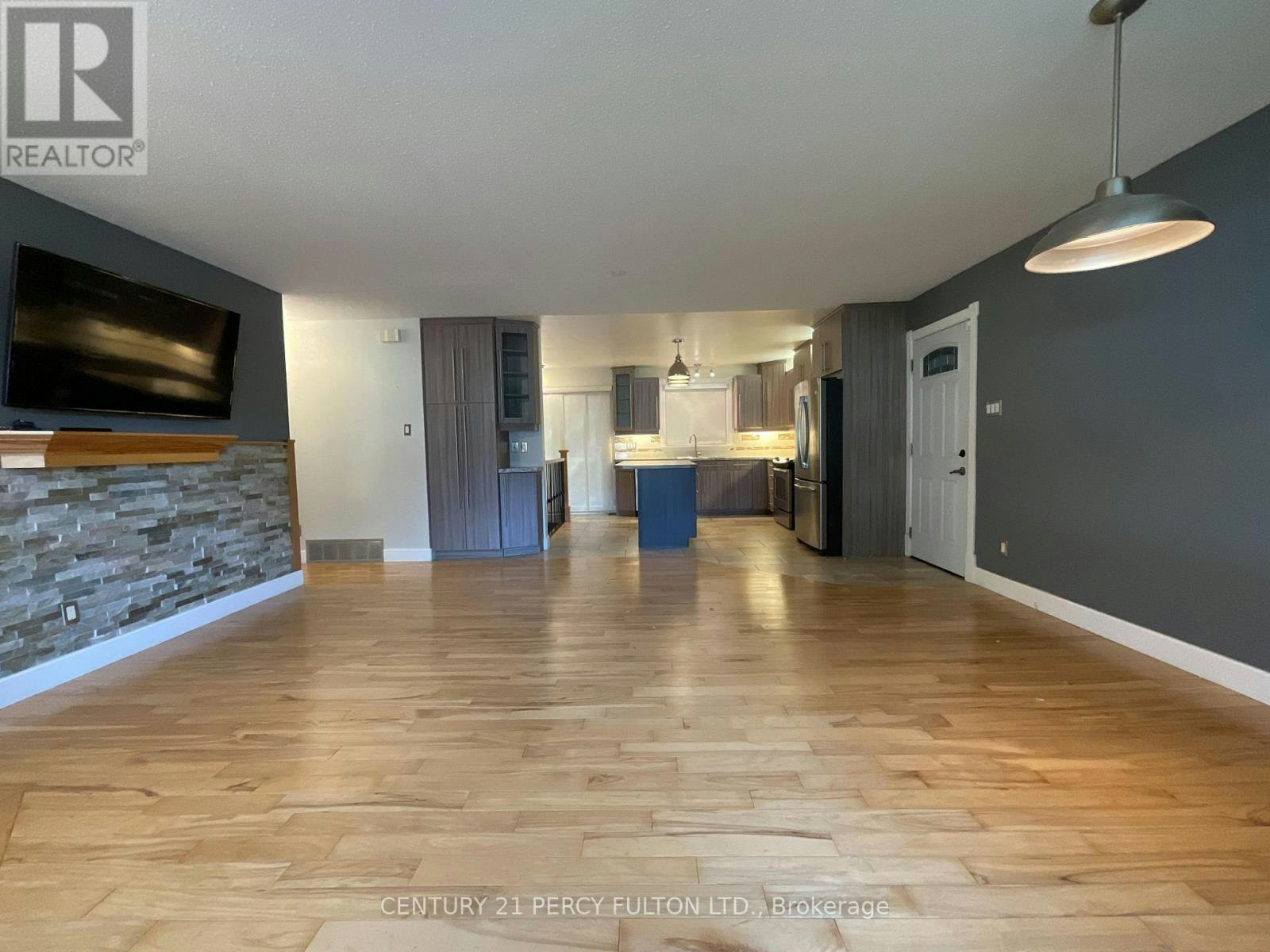 1060 Bourget Avenue, Ottawa, ON, K1J 8C2 - 4