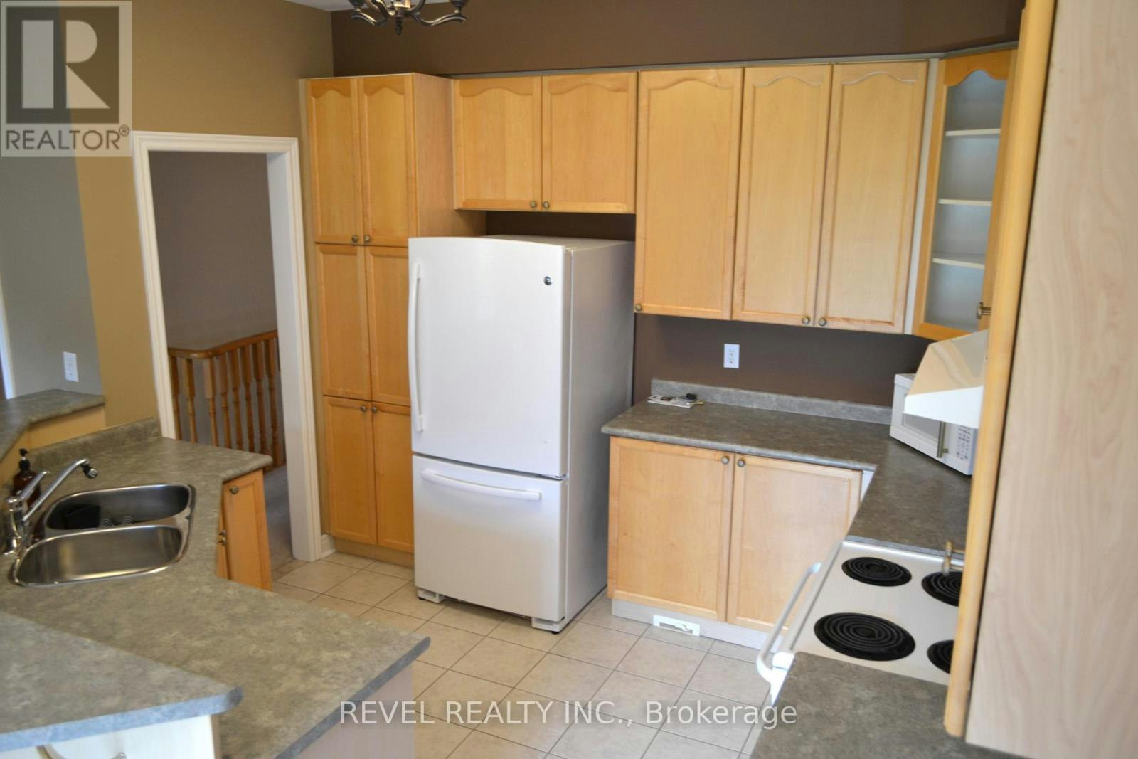 45 Tunney Place, Whitby, ON, L1M 2G5 - 9